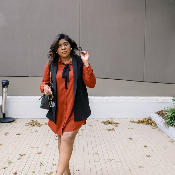 Meet your Posher, Ashley! ๐ - Picture 3 of 8